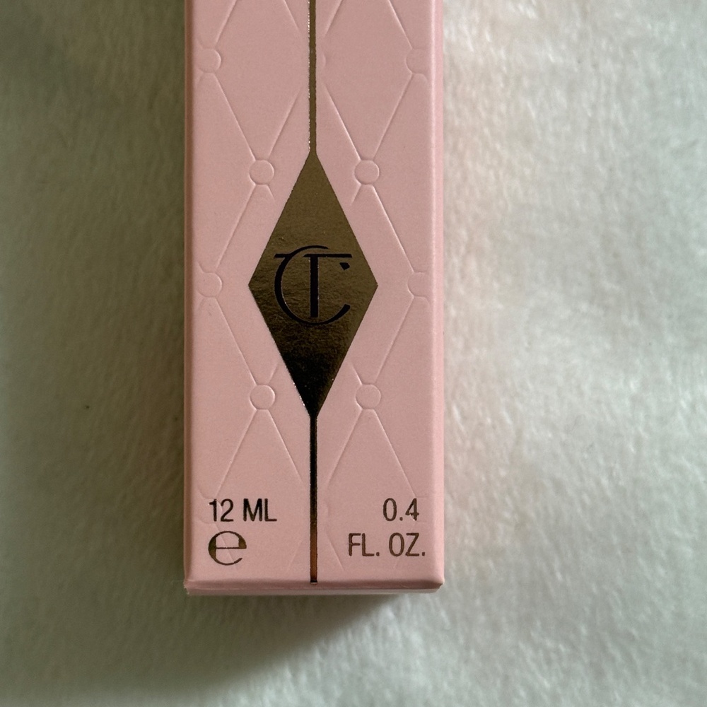 Charlotte Tilbury Matte Beauty Blush Wand in Pillow Talk - Picture 3 of 8